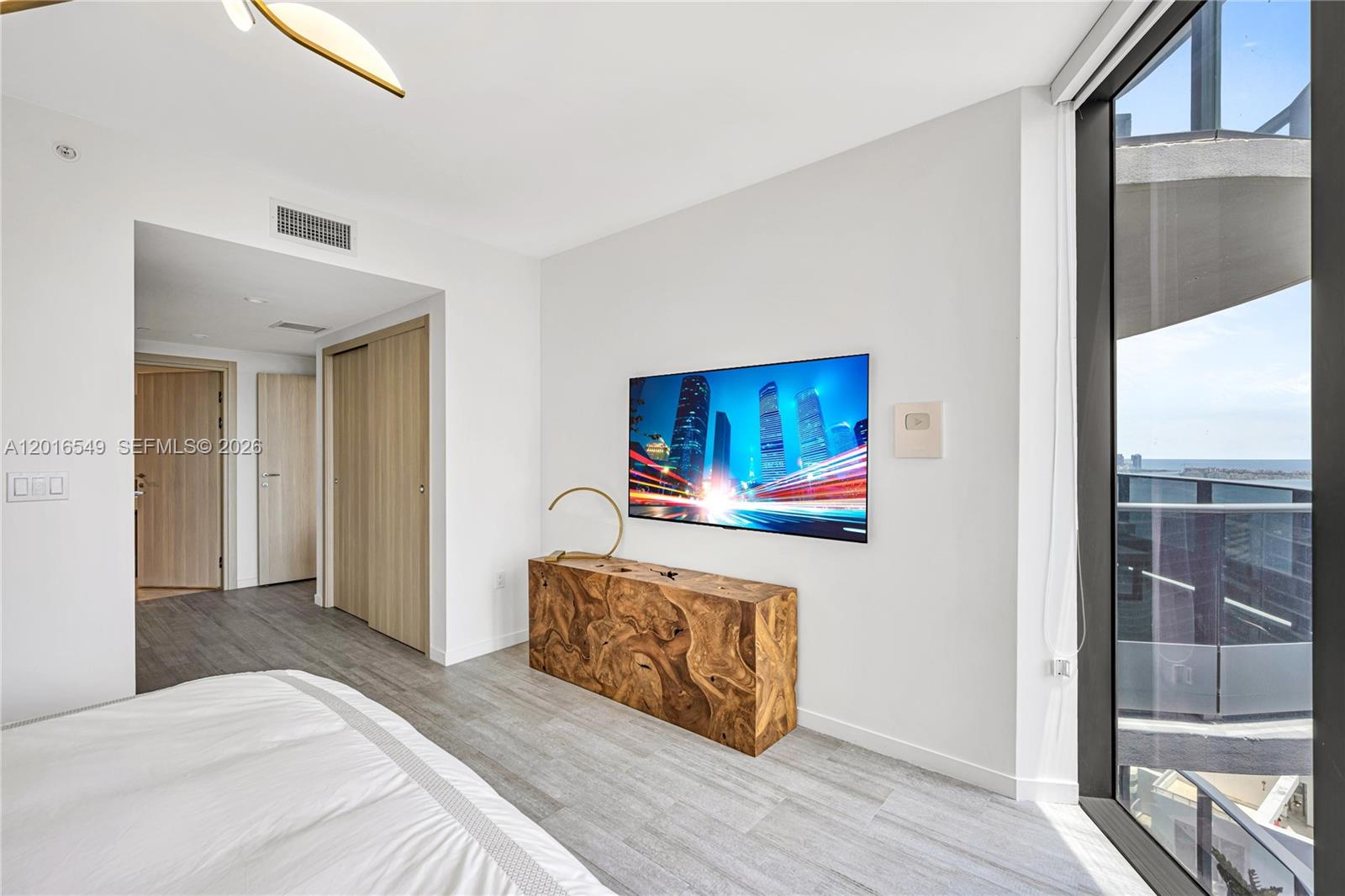 1000 Brickell Plz # 4601