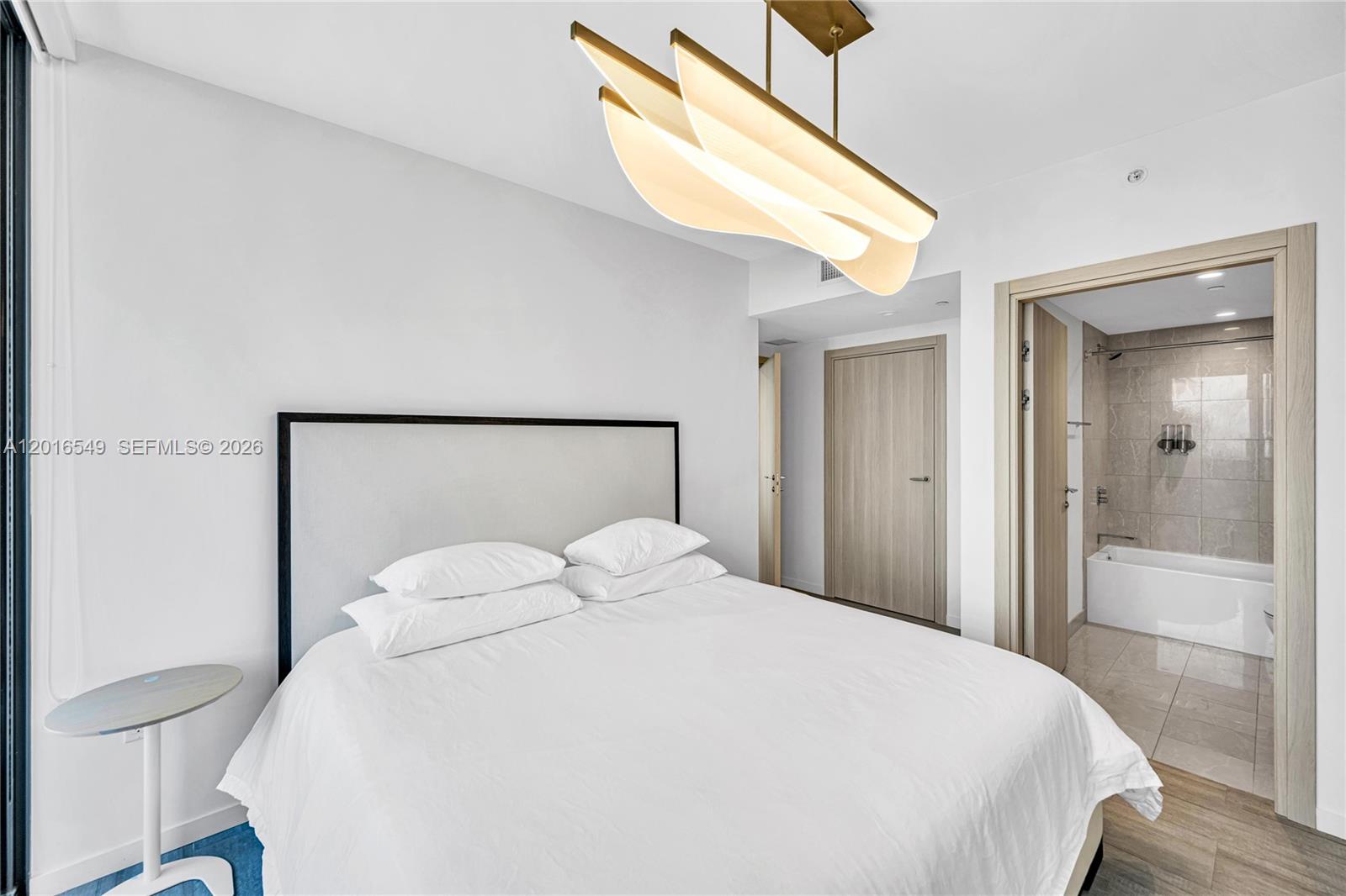 1000 Brickell Plz # 4601