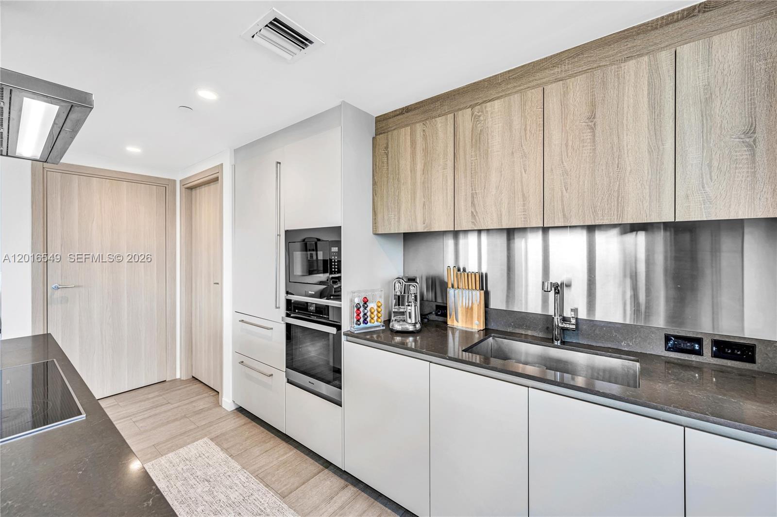1000 Brickell Plz # 4601