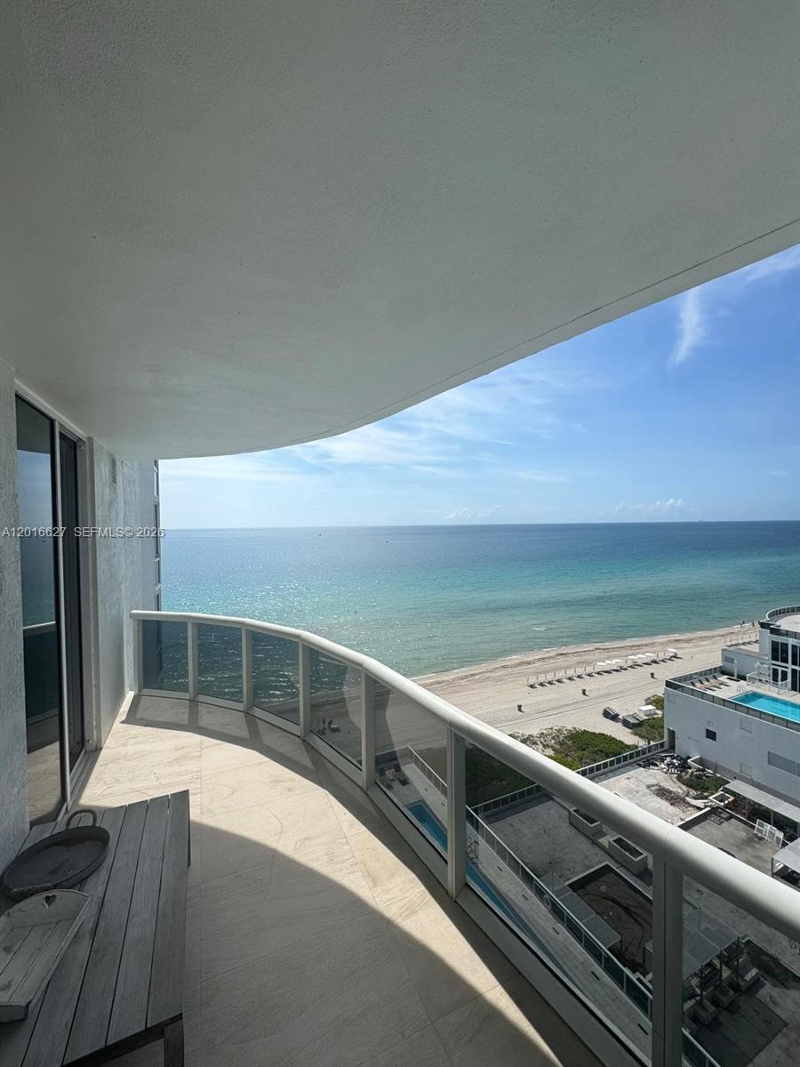 16001 Collins Ave # 1002