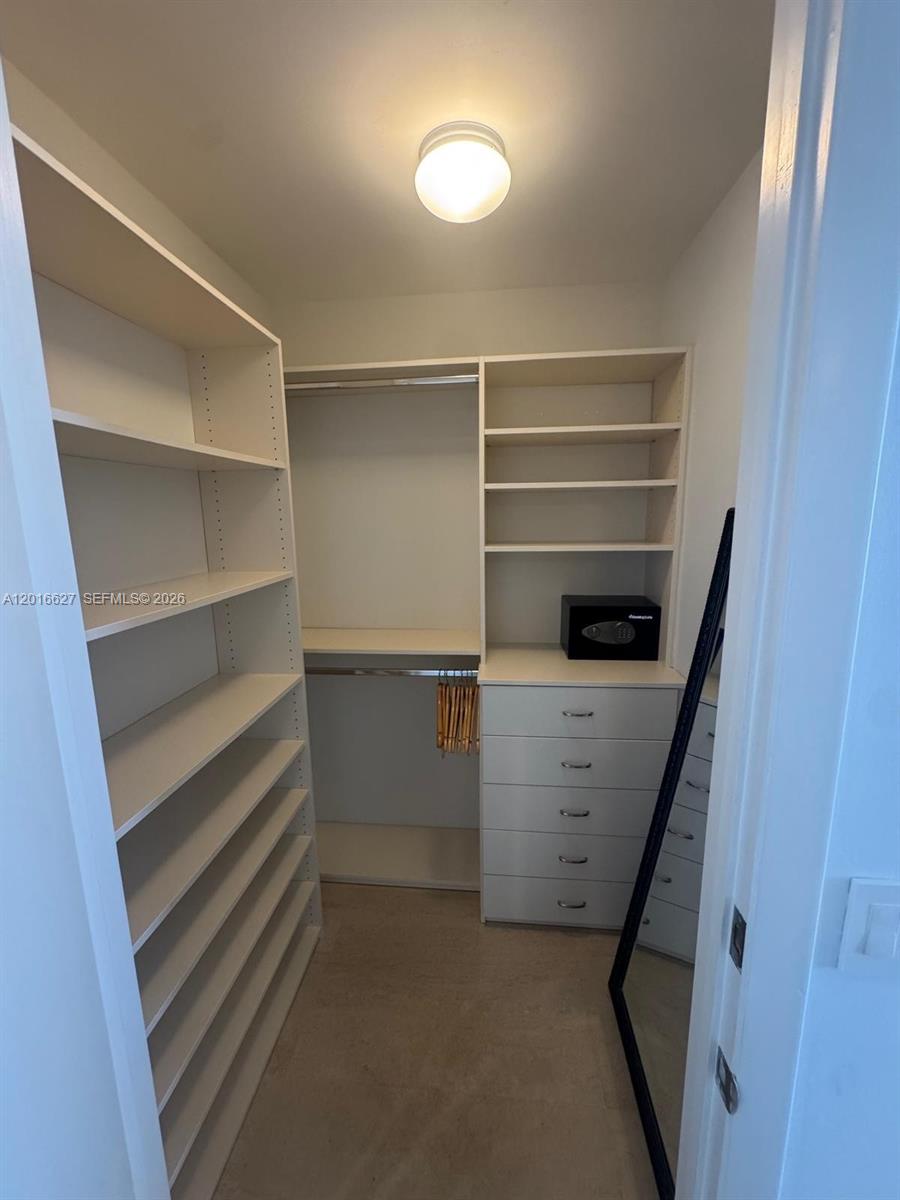 16001 Collins Ave # 1002