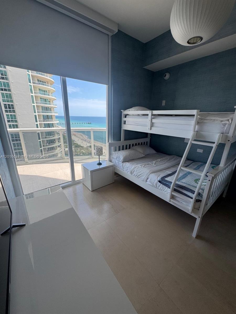 16001 Collins Ave # 1002
