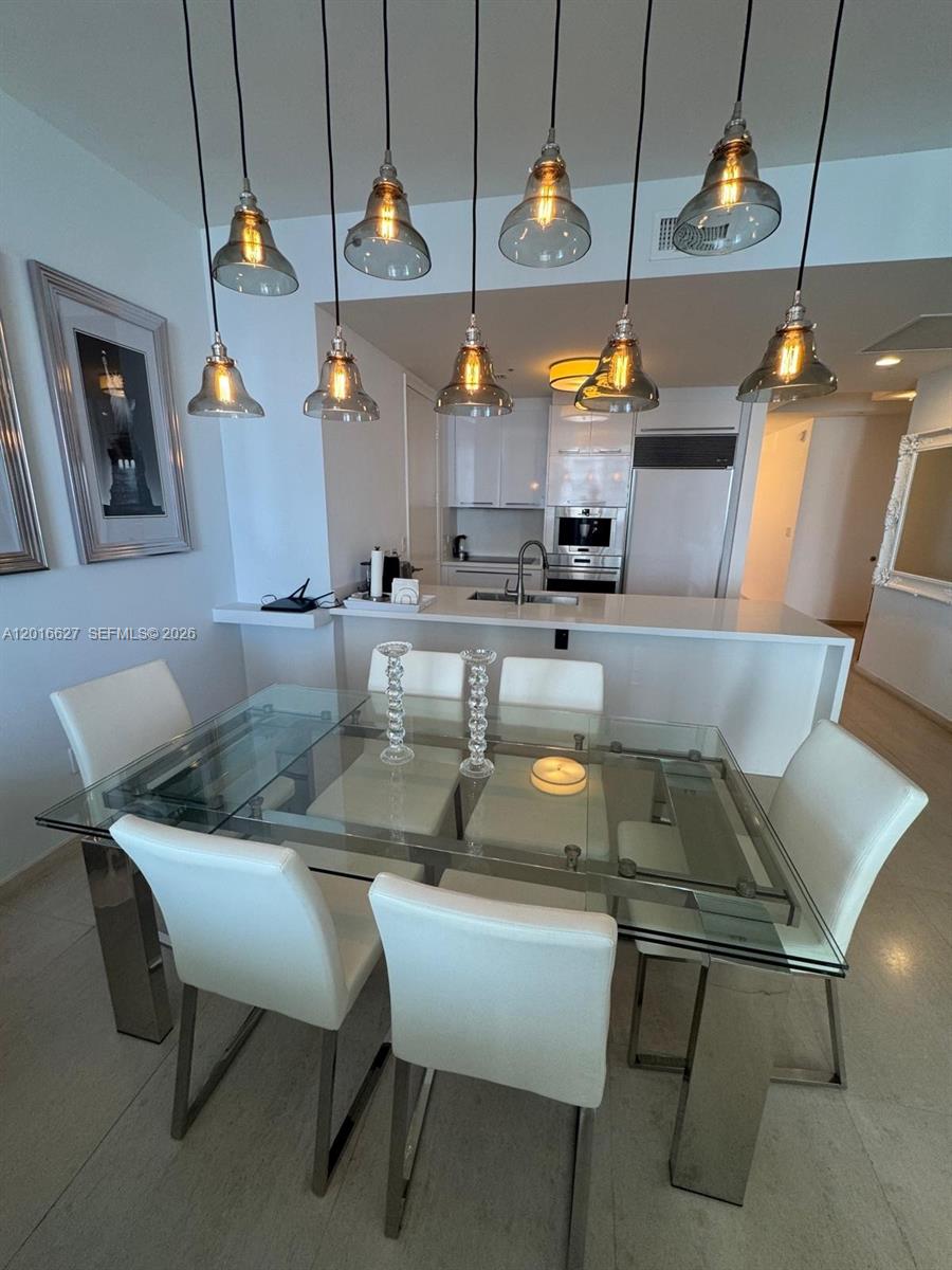 16001 Collins Ave # 1002