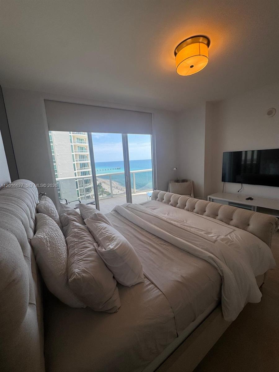16001 Collins Ave # 1002