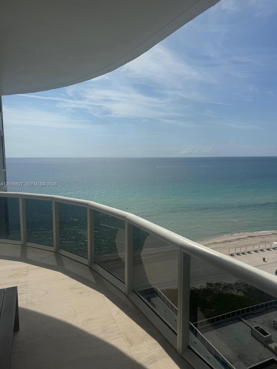 16001 Collins Ave # 1002