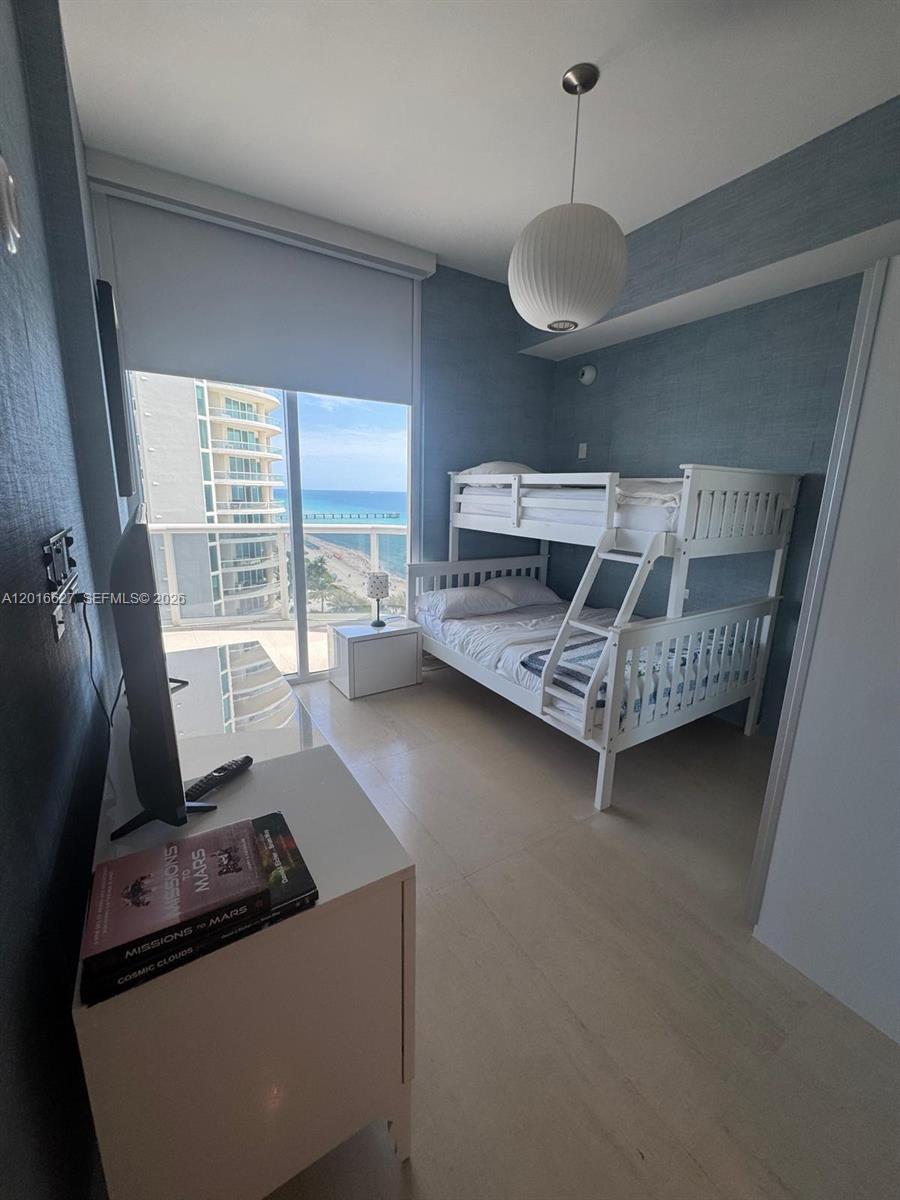 16001 Collins Ave # 1002