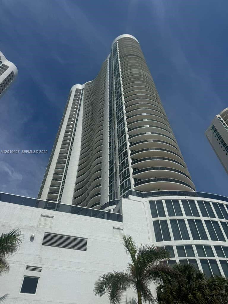16001 Collins Ave # 1002