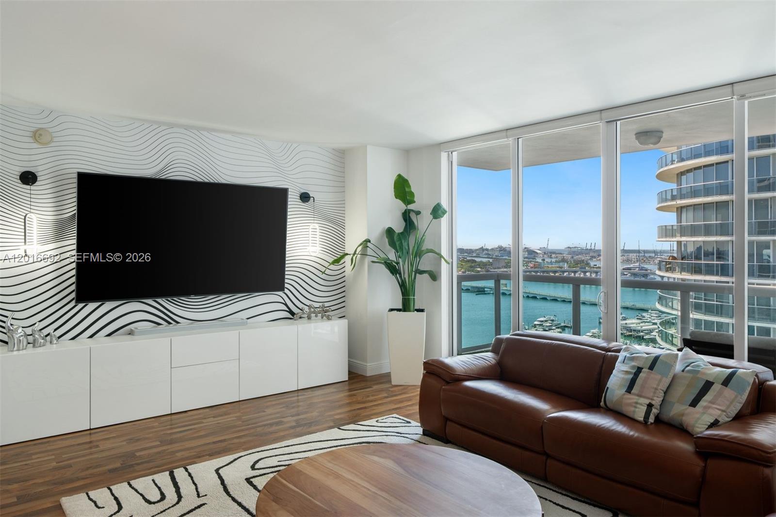 1800 N Bayshore Dr # 2111