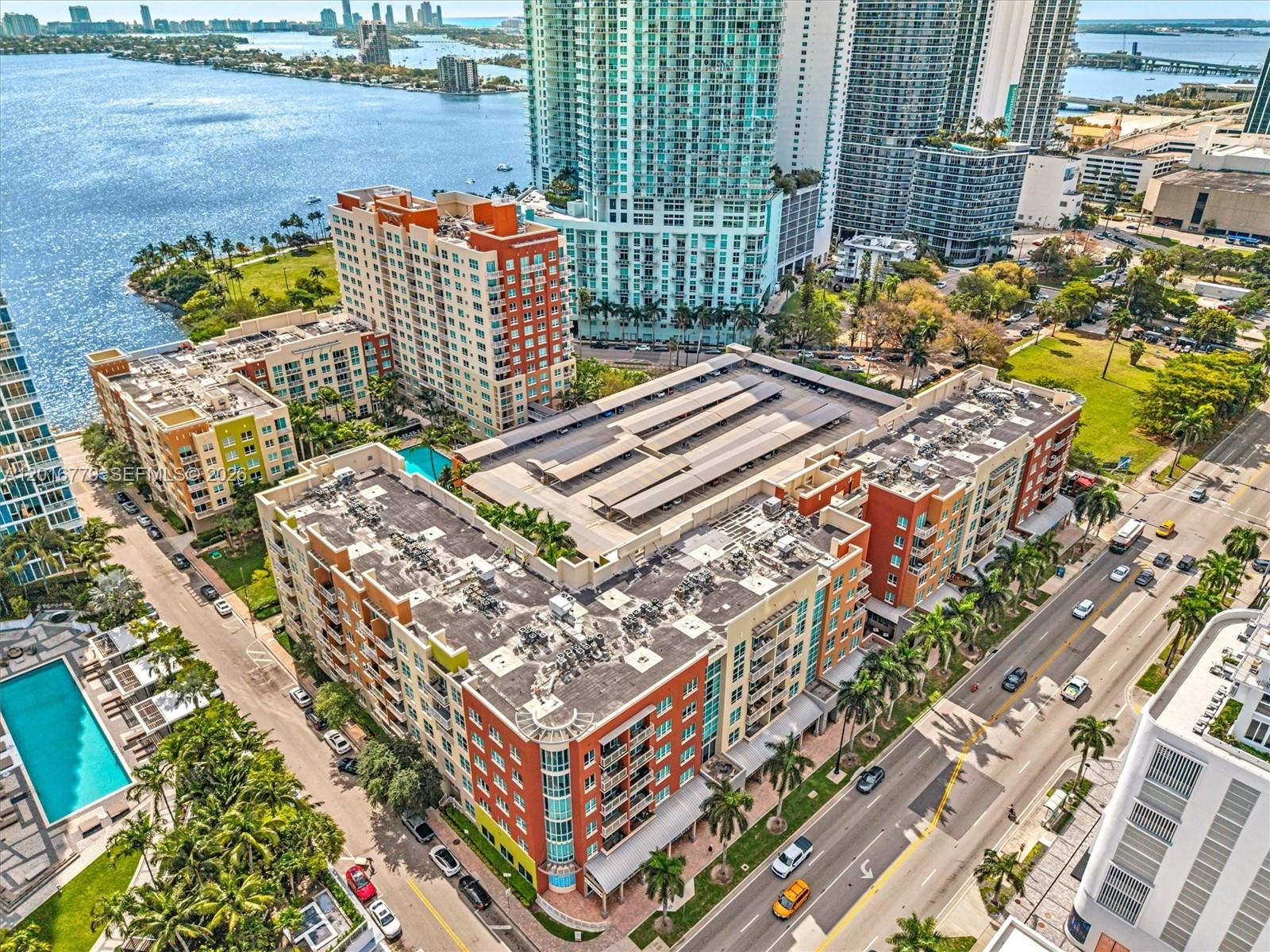 2000 N Bayshore Dr # 220