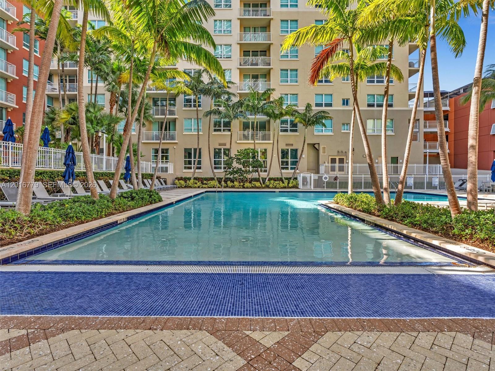 2000 N Bayshore Dr # 220