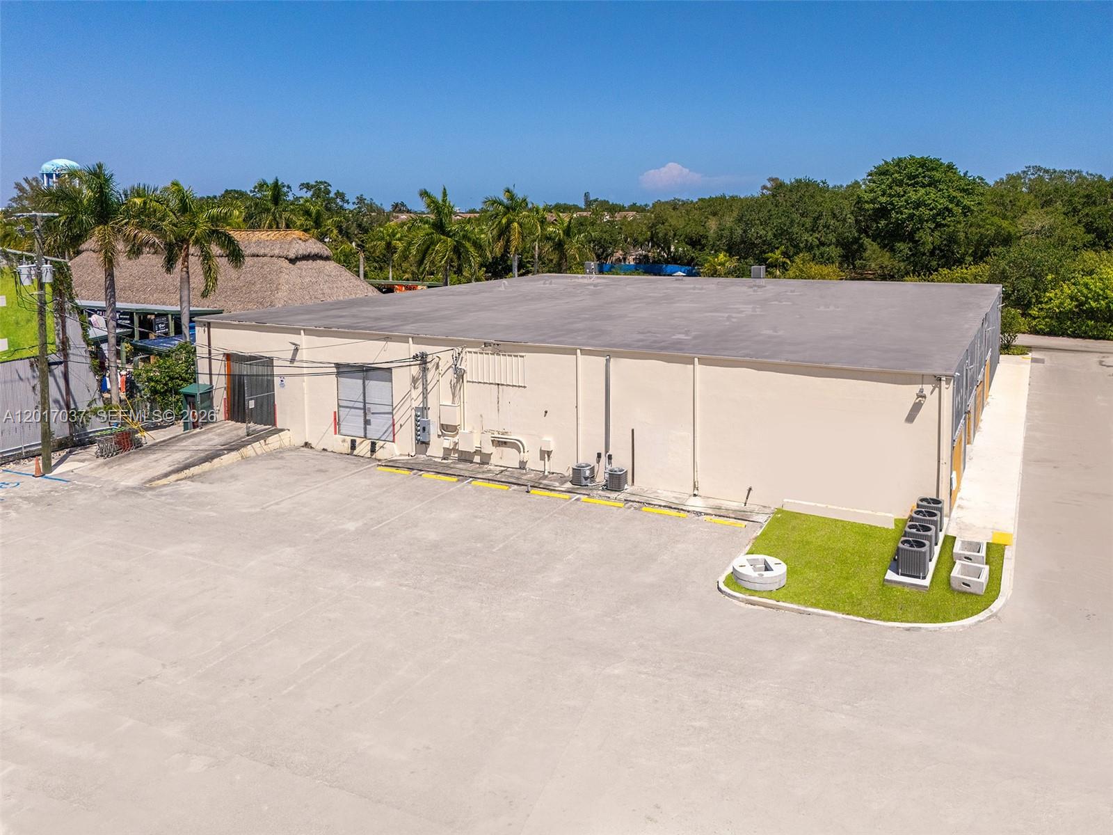 1930 N 30th Road Warehouse + Office