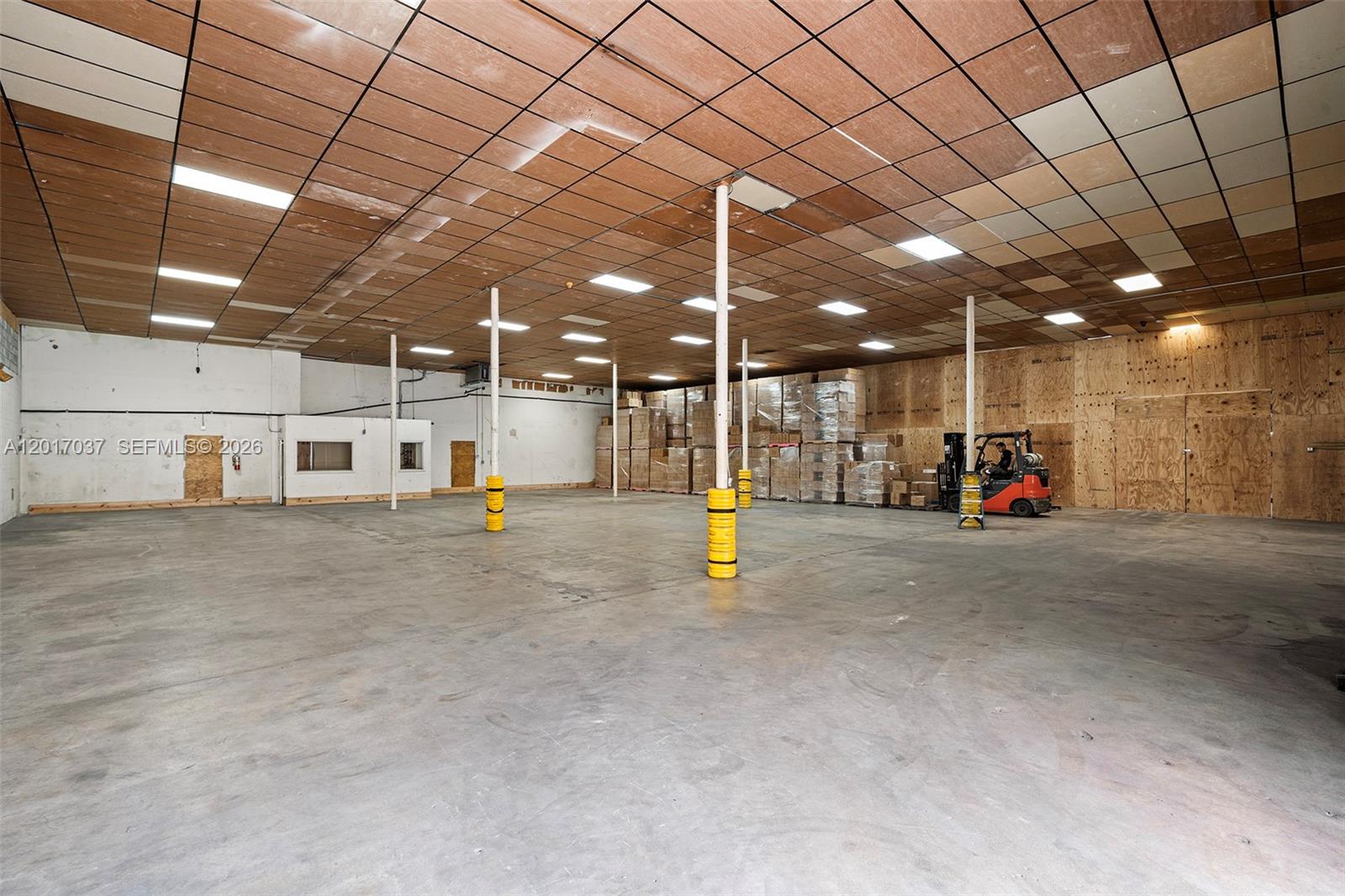 1930 N 30th Road Warehouse + Office