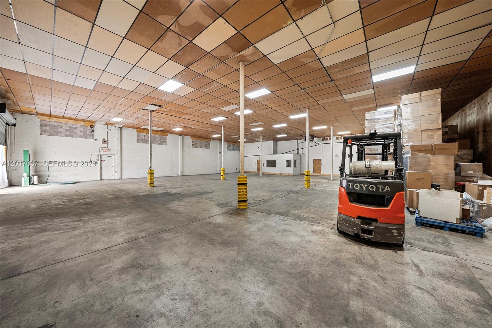 1930 N 30th Road Warehouse + Office