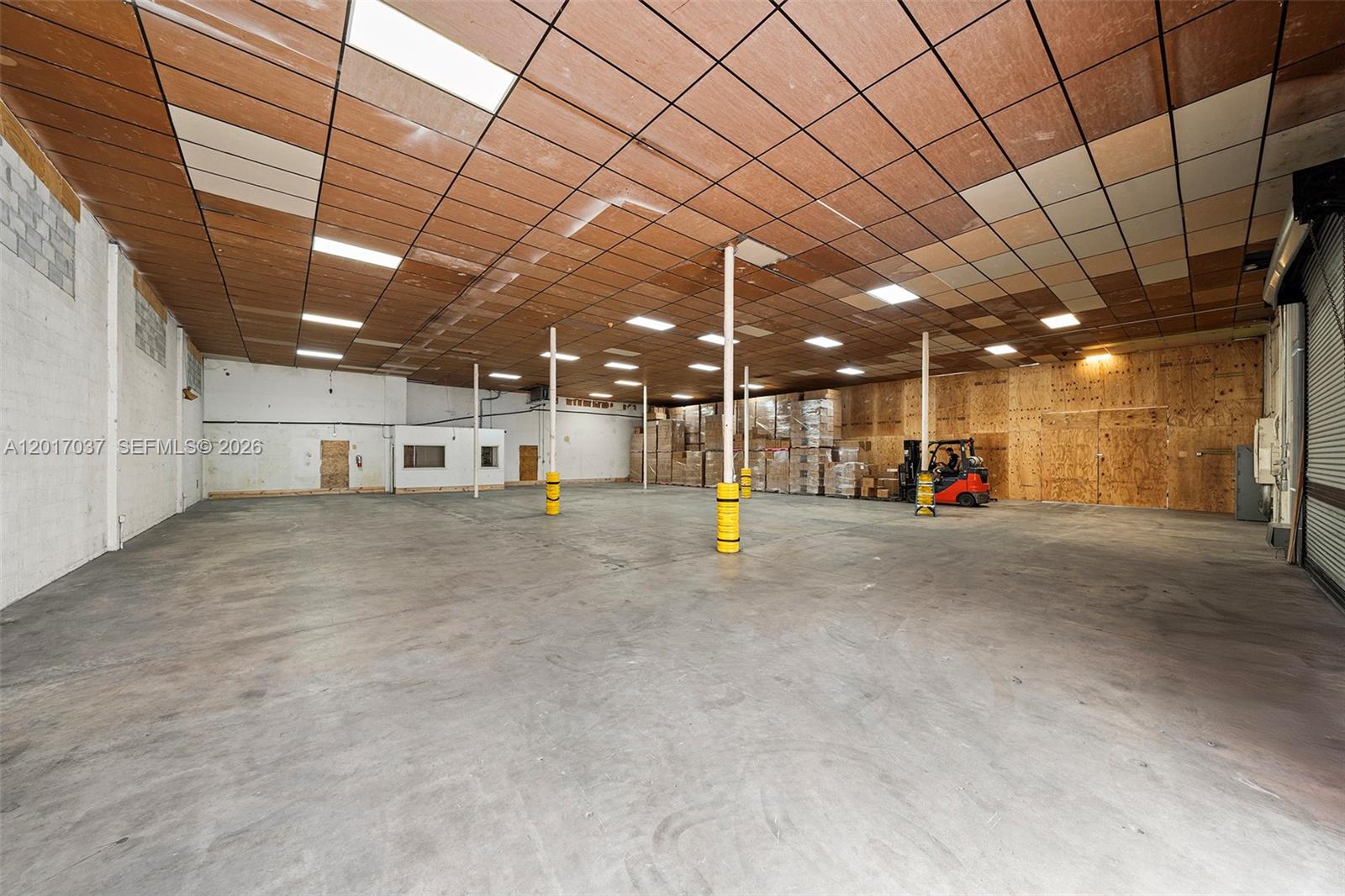 1930 N 30th Road Warehouse + Office