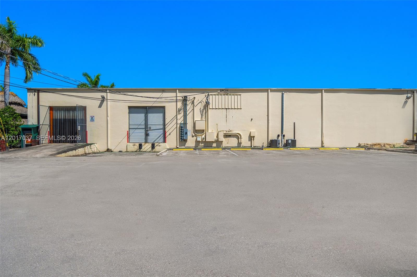 1930 N 30th Road Warehouse + Office