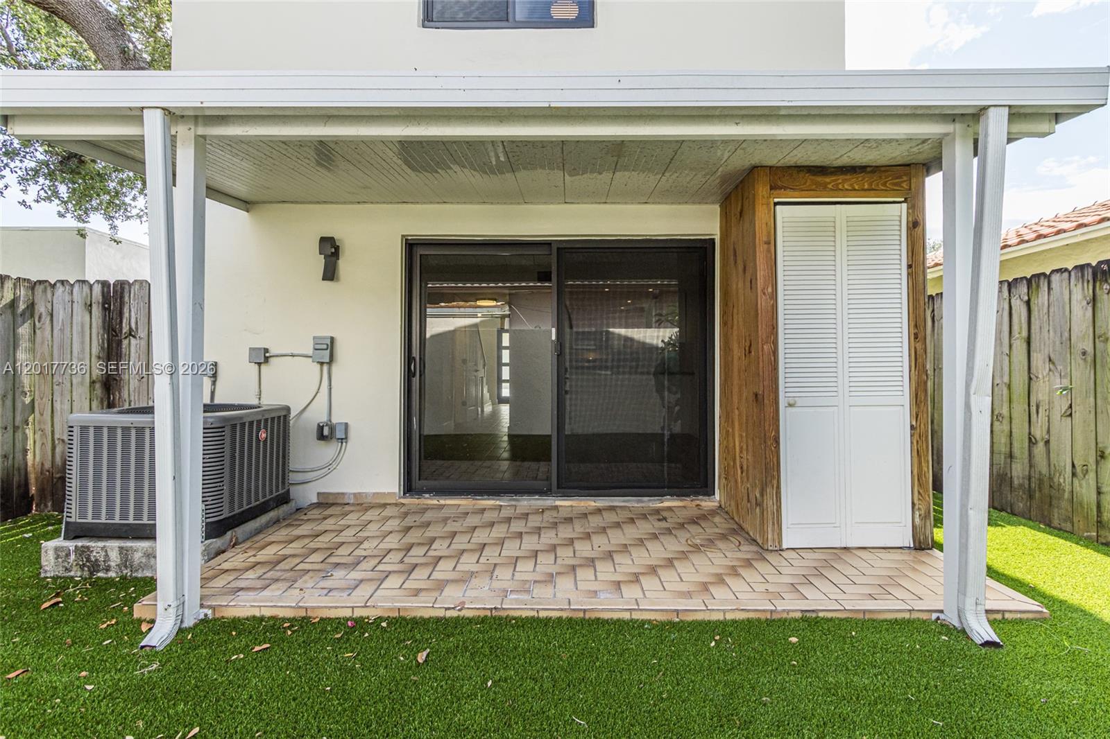 122 SW 56th Ave