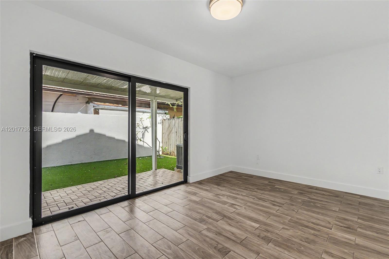 122 SW 56th Ave