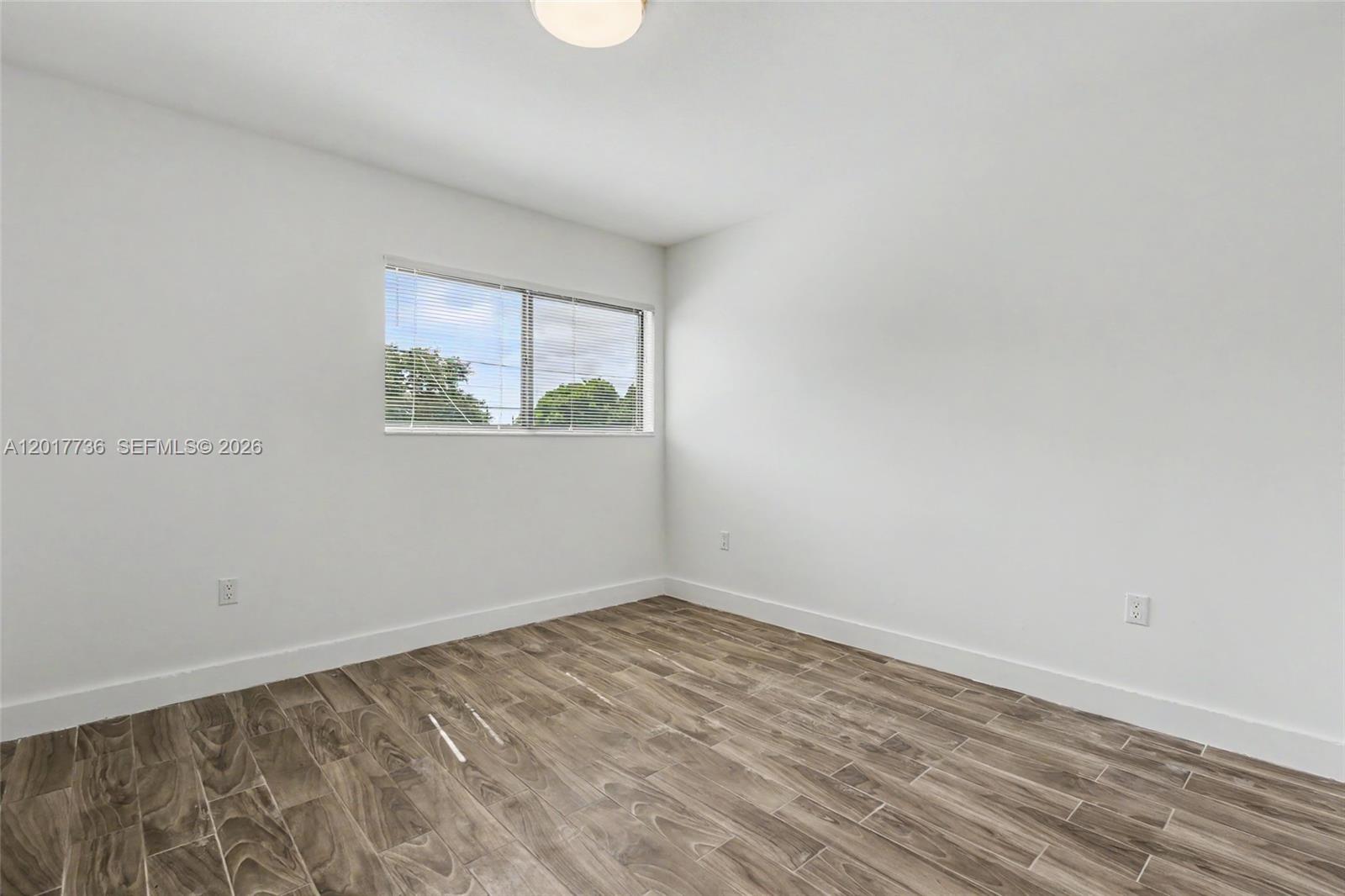 122 SW 56th Ave