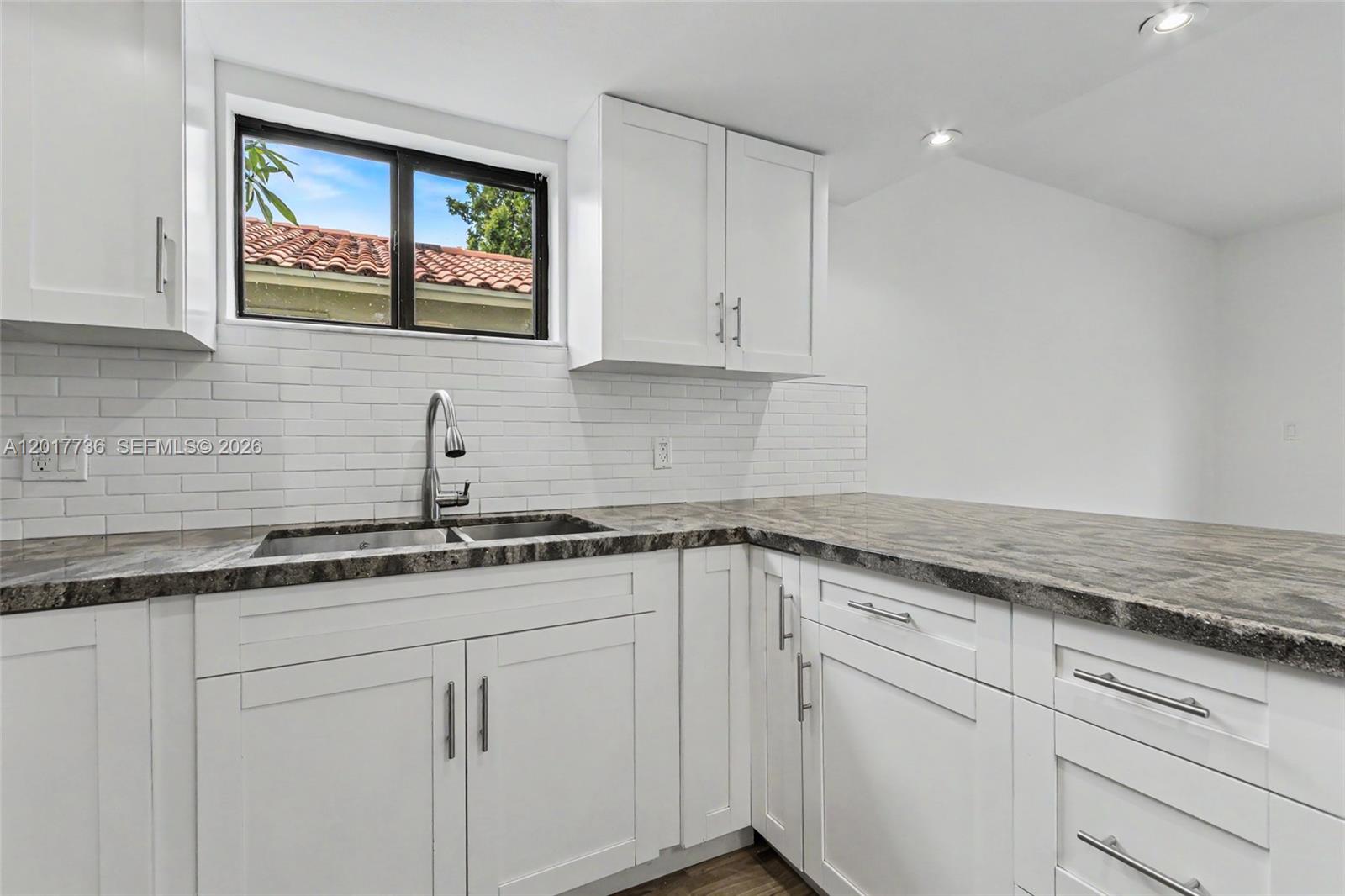 122 SW 56th Ave