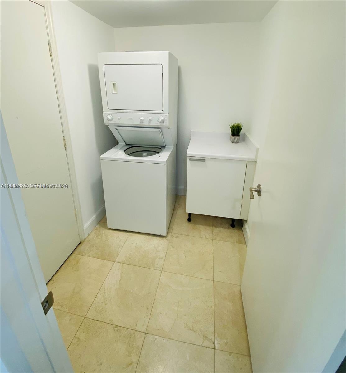 14951 Royal Oaks Ln # 405