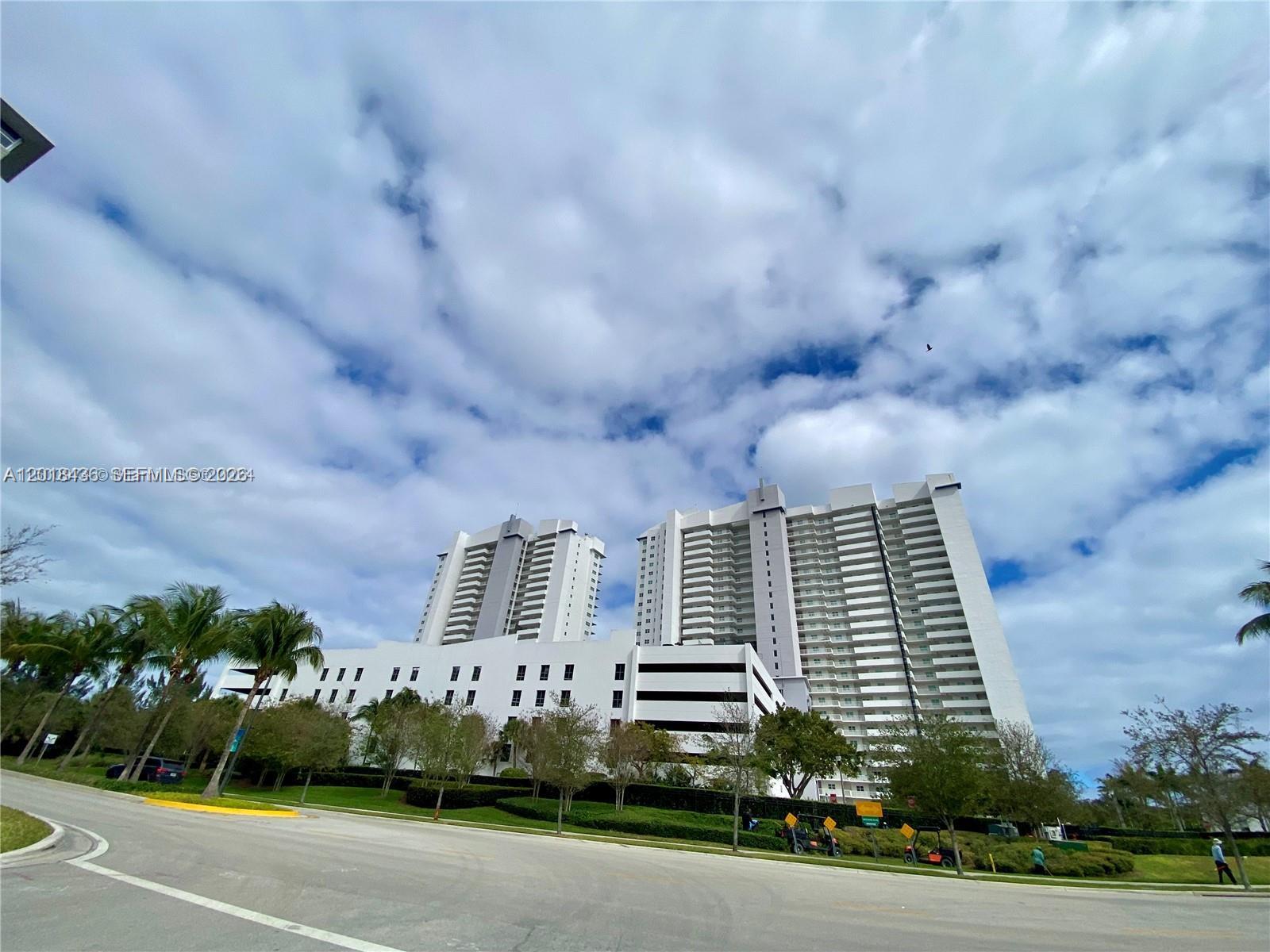 14951 Royal Oaks Ln # 405