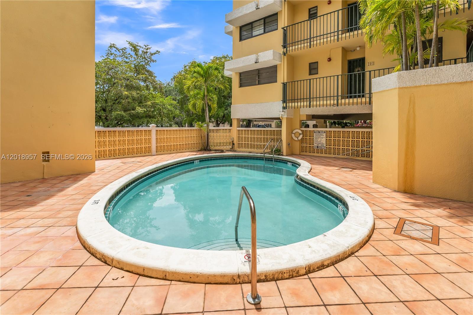 525 Coral Way # 402