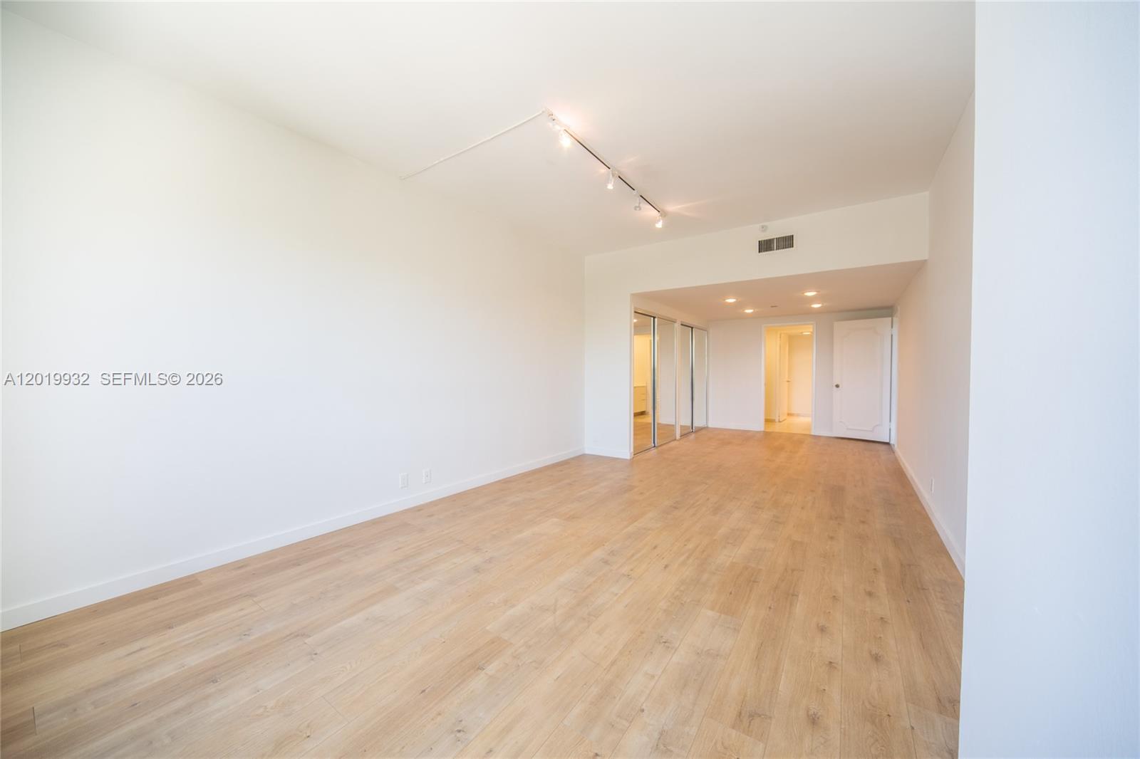 151 Crandon Blvd # 425