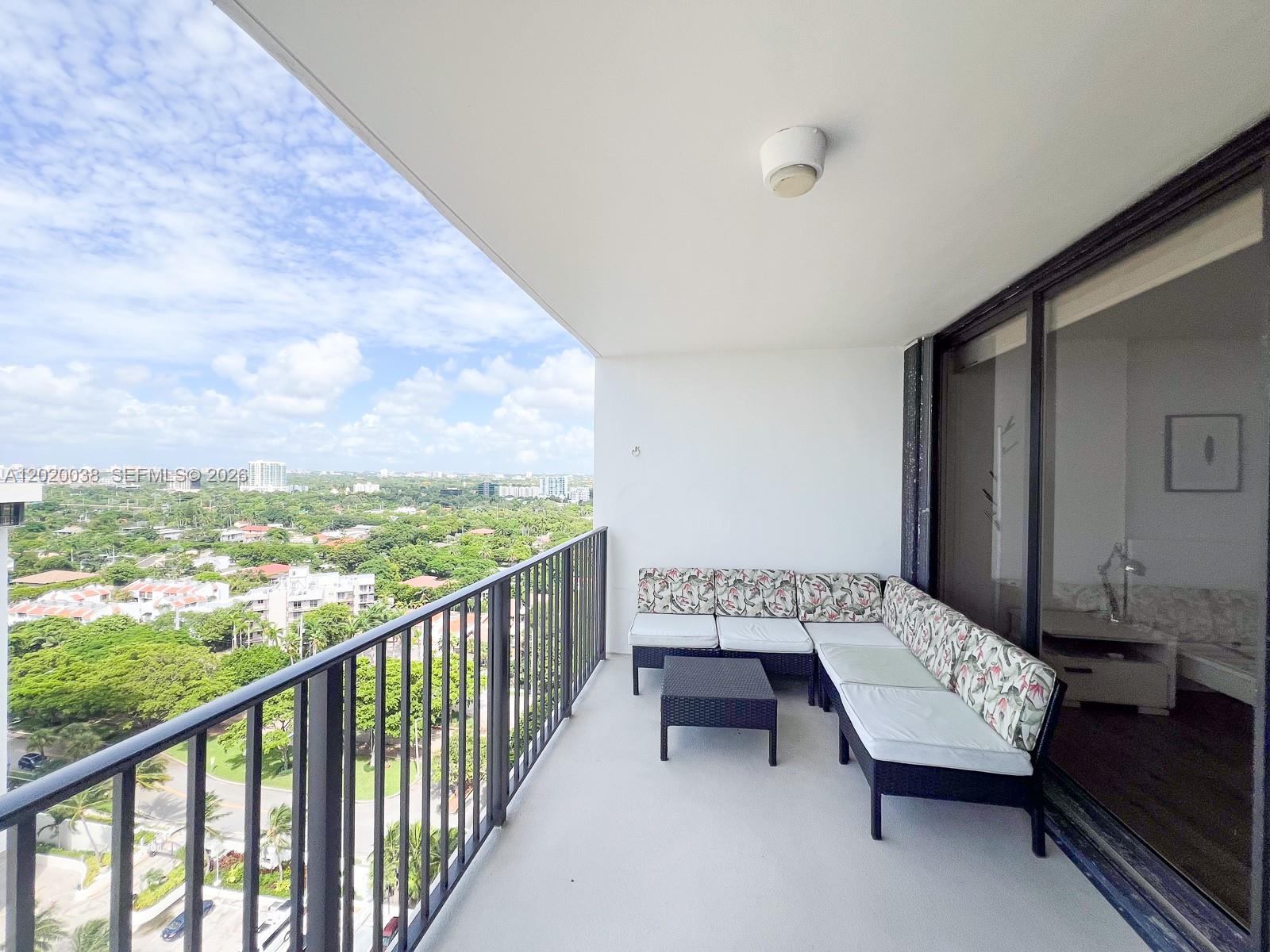 1901 Brickell Ave # B2004
