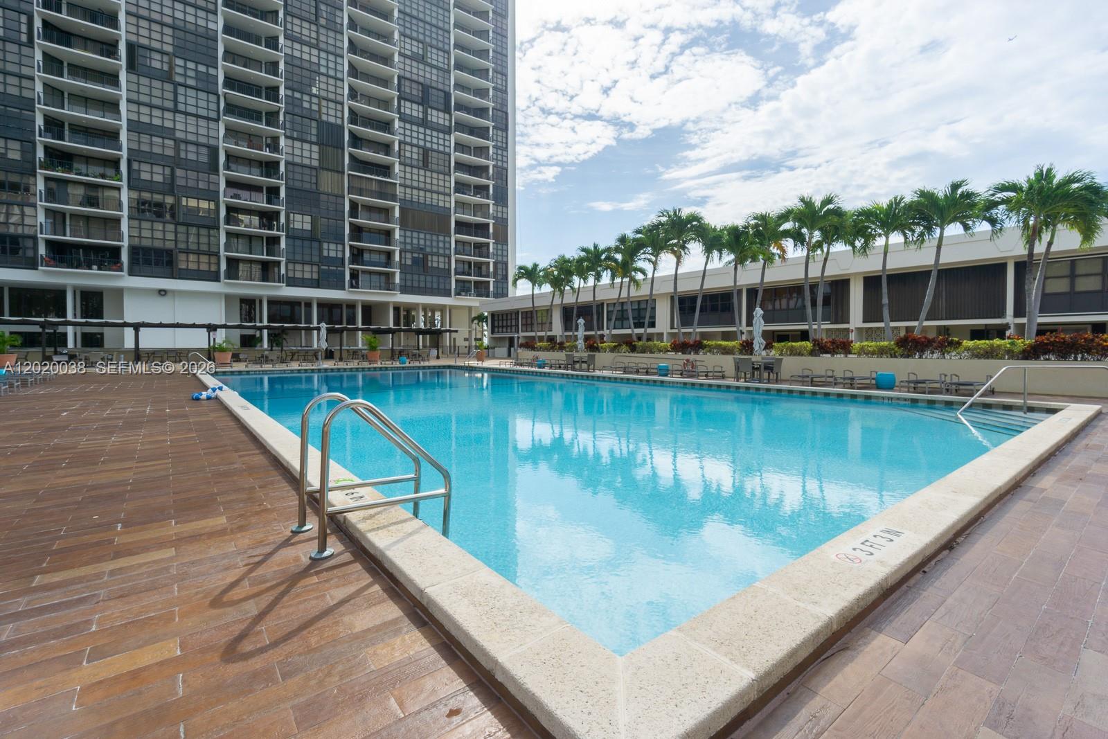 1901 Brickell Ave # B2004