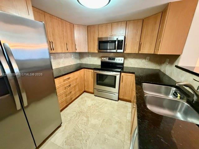 3000 Coral Way # 813