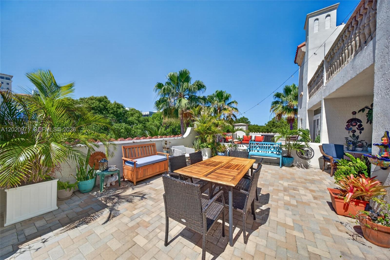323 Navarre Ave # 403