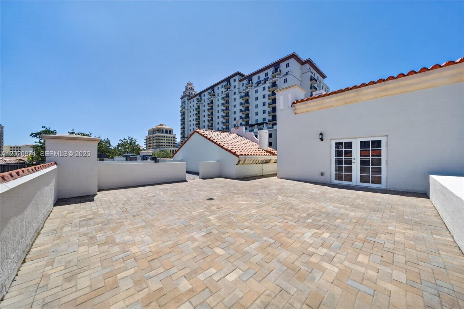 323 Navarre Ave # 403