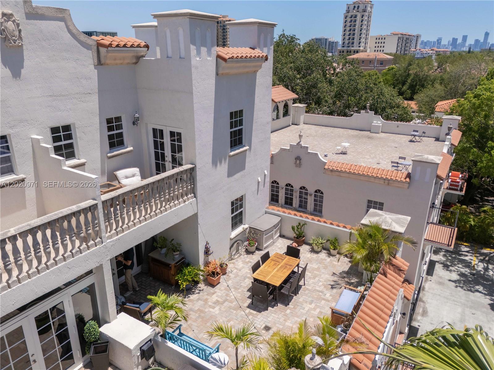 323 Navarre Ave # 403