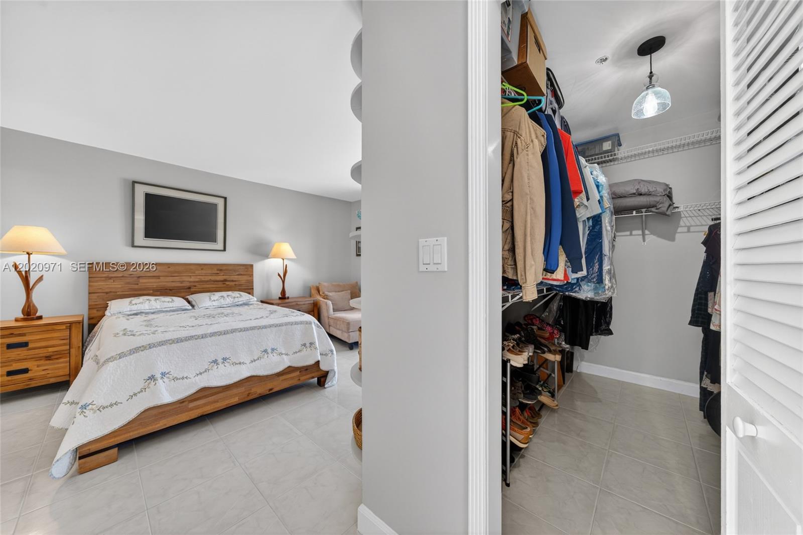 323 Navarre Ave # 403