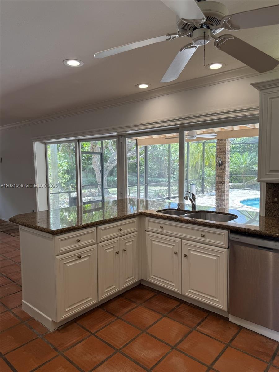 8100 SW 142nd Te