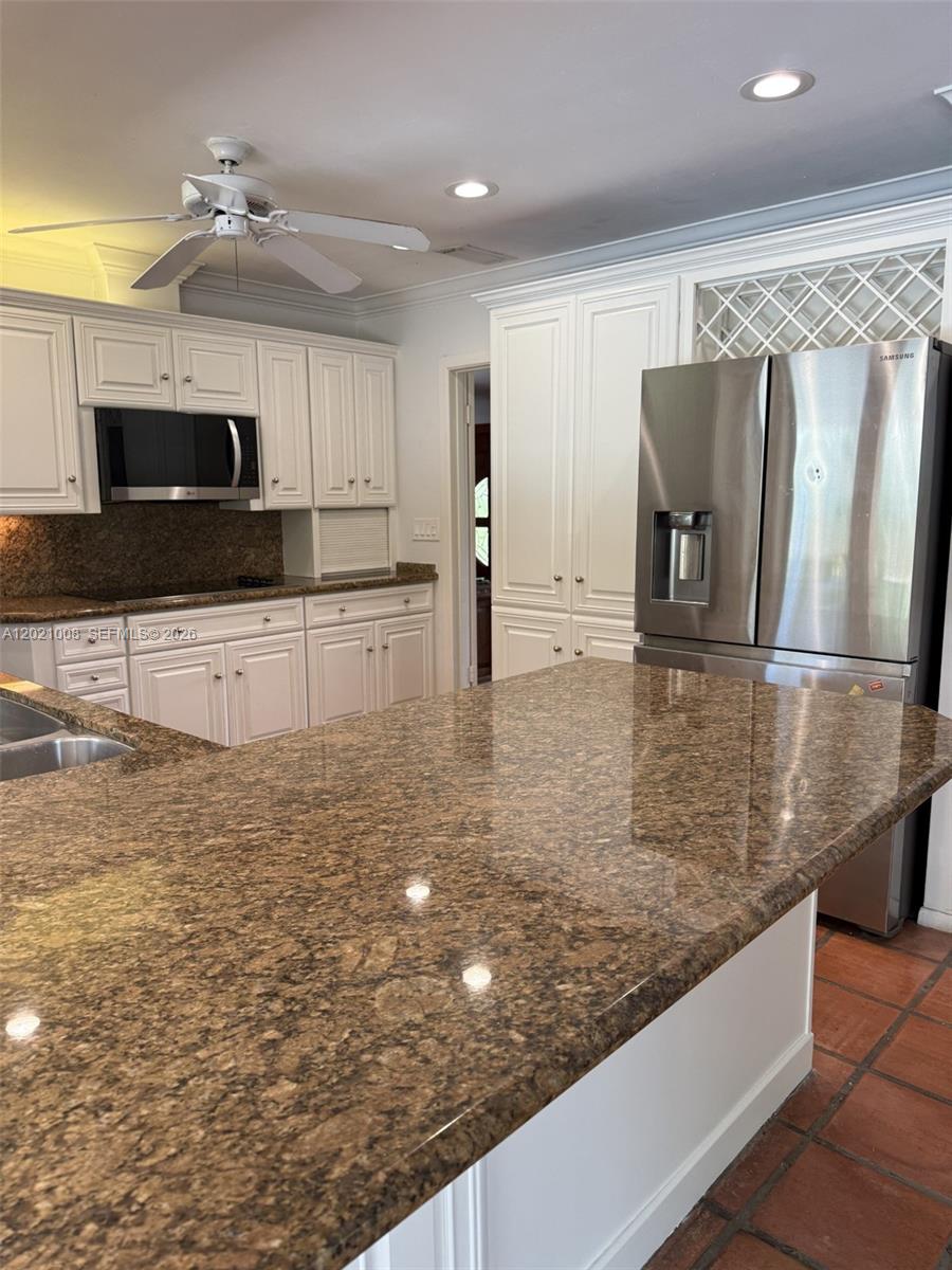 8100 SW 142nd Te
