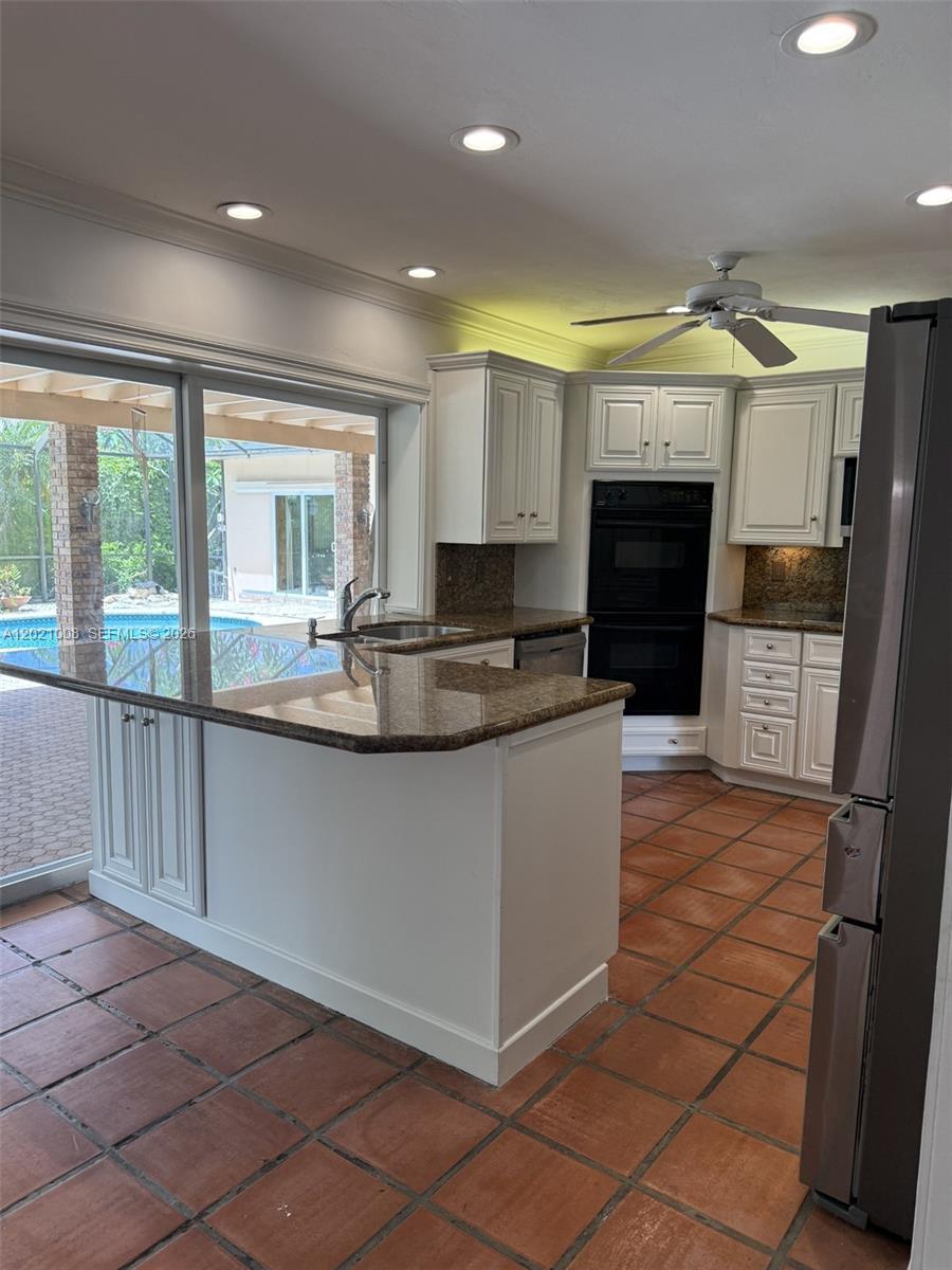 8100 SW 142nd Te