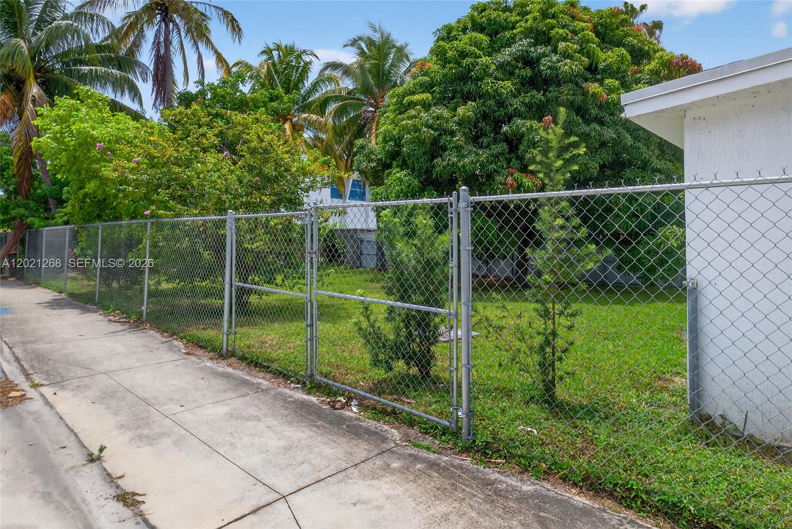 8224 NW 1st Pl