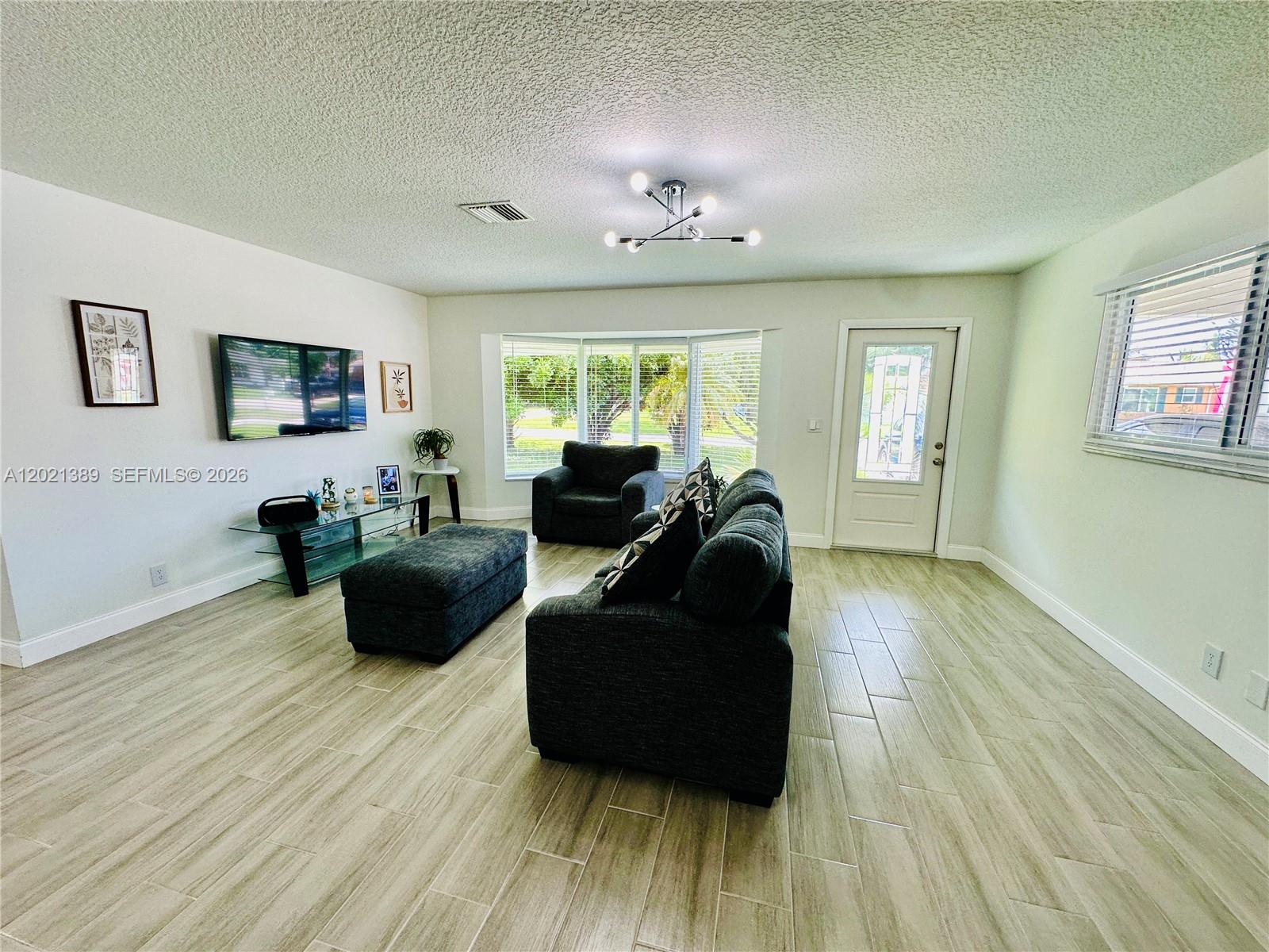 3511 Quentin Ave