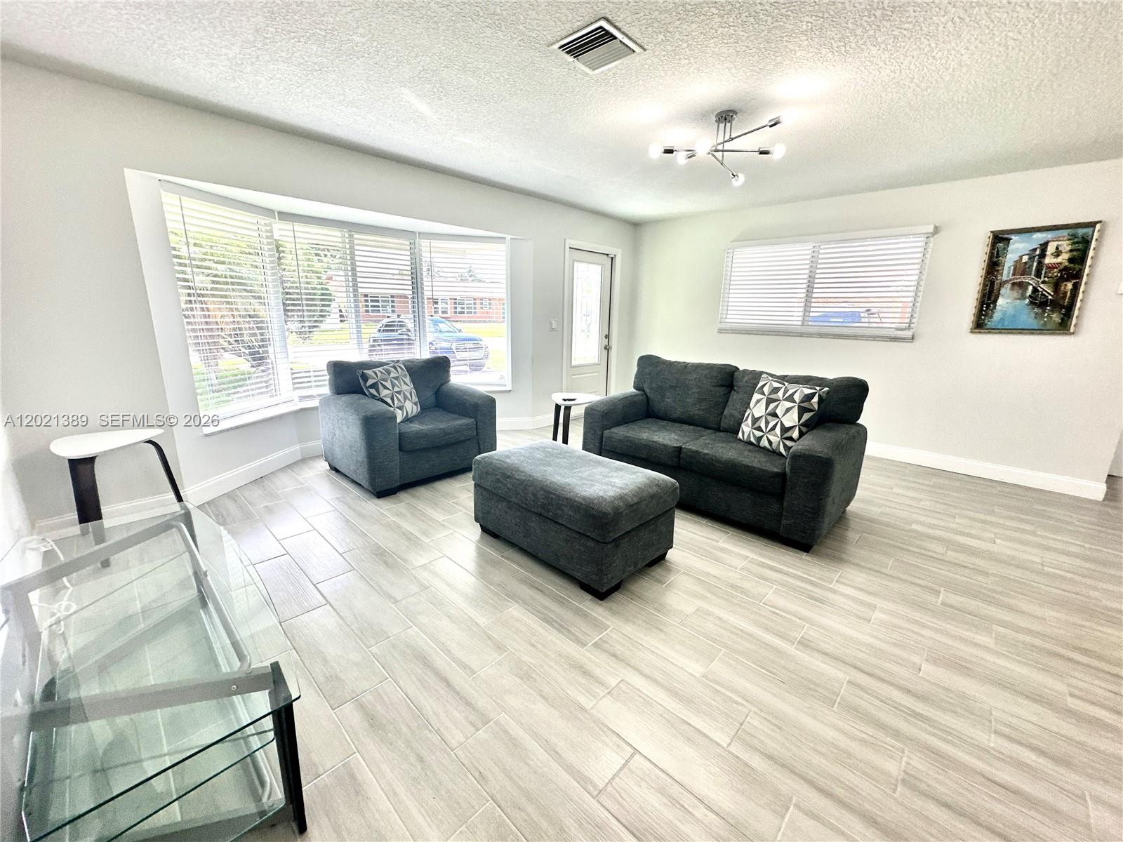 3511 Quentin Ave