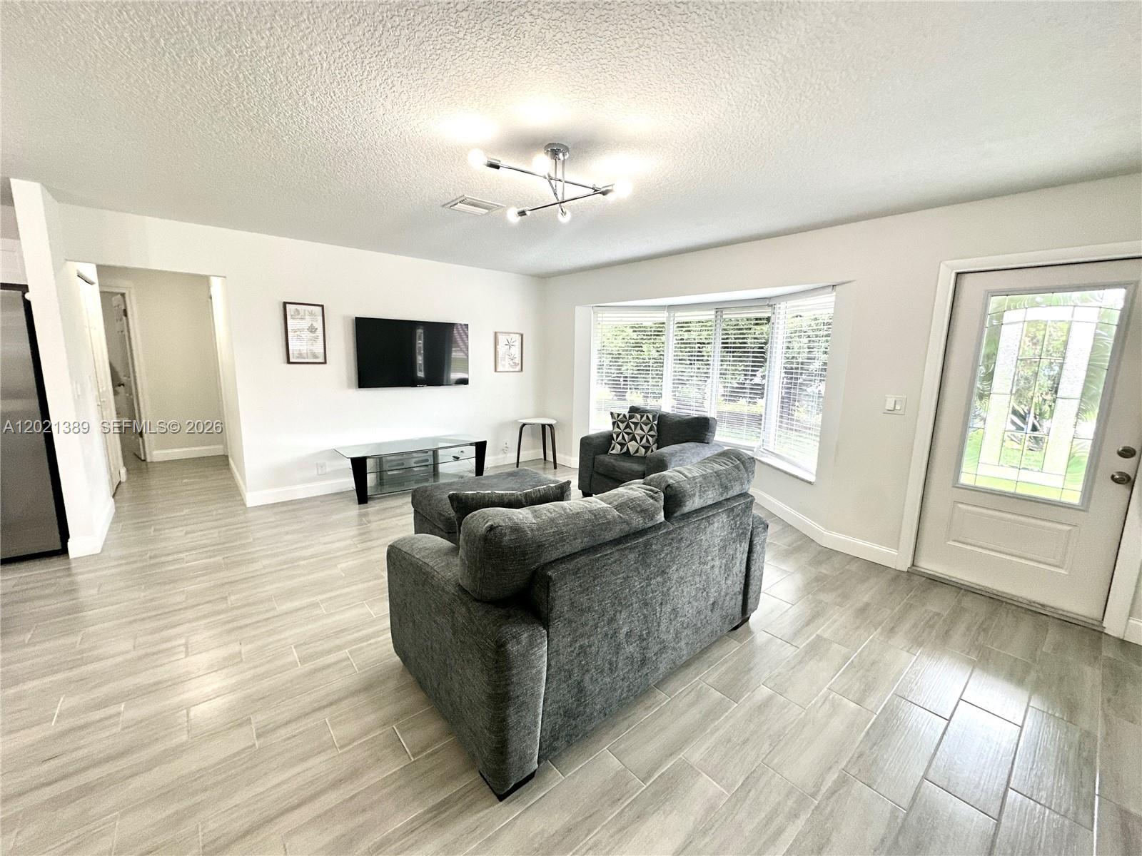 3511 Quentin Ave