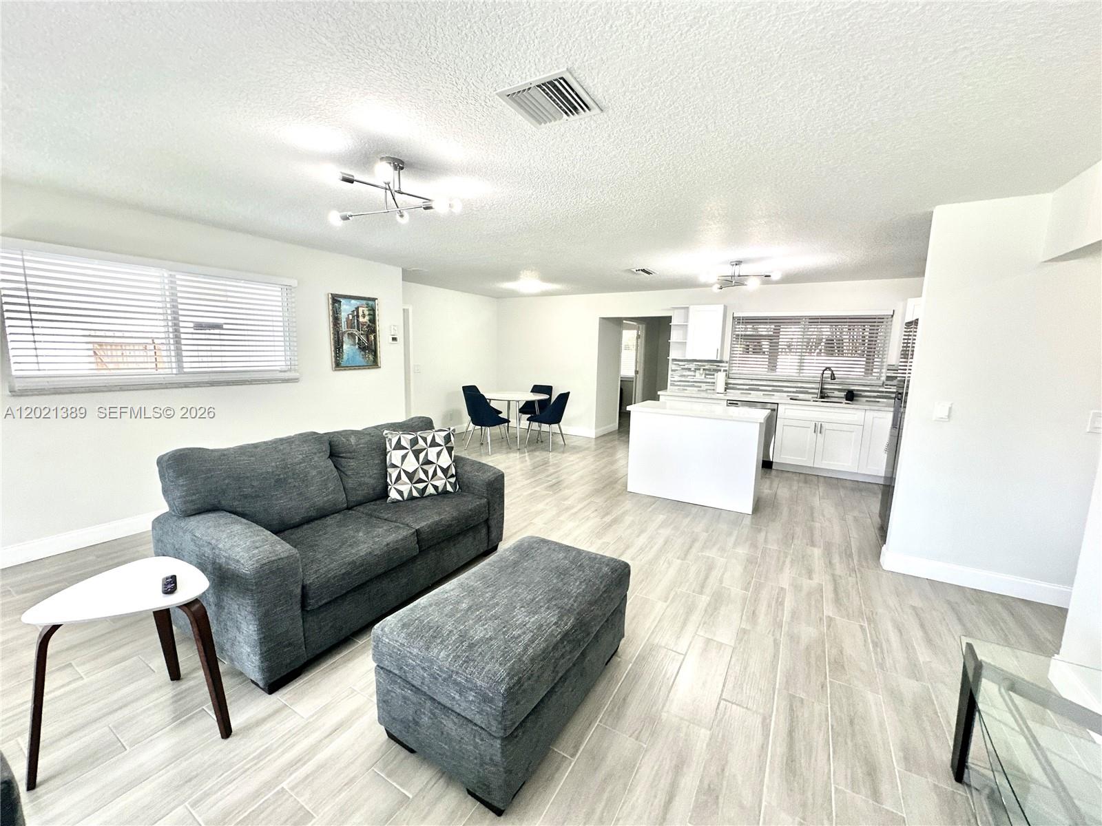 3511 Quentin Ave