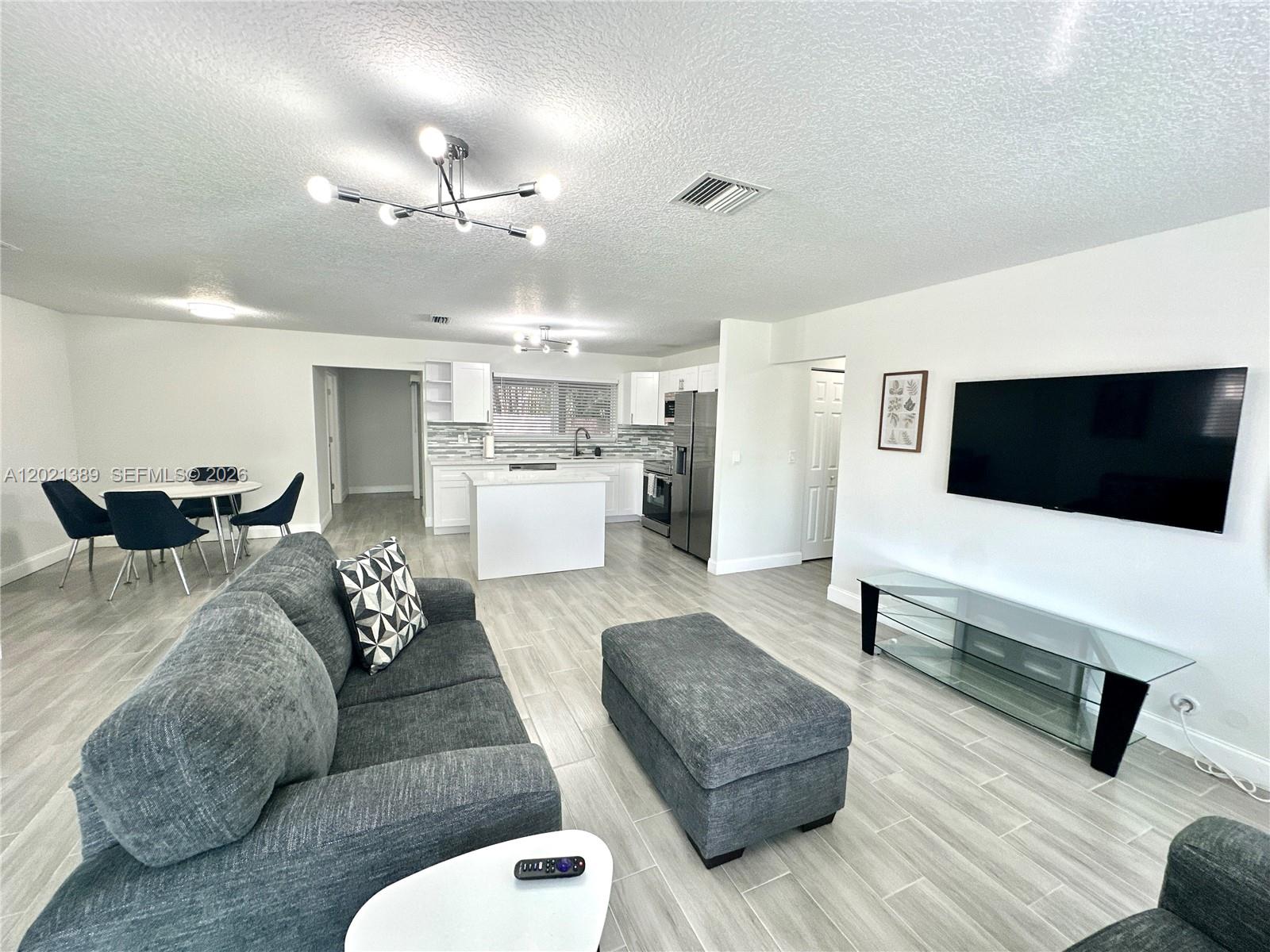3511 Quentin Ave