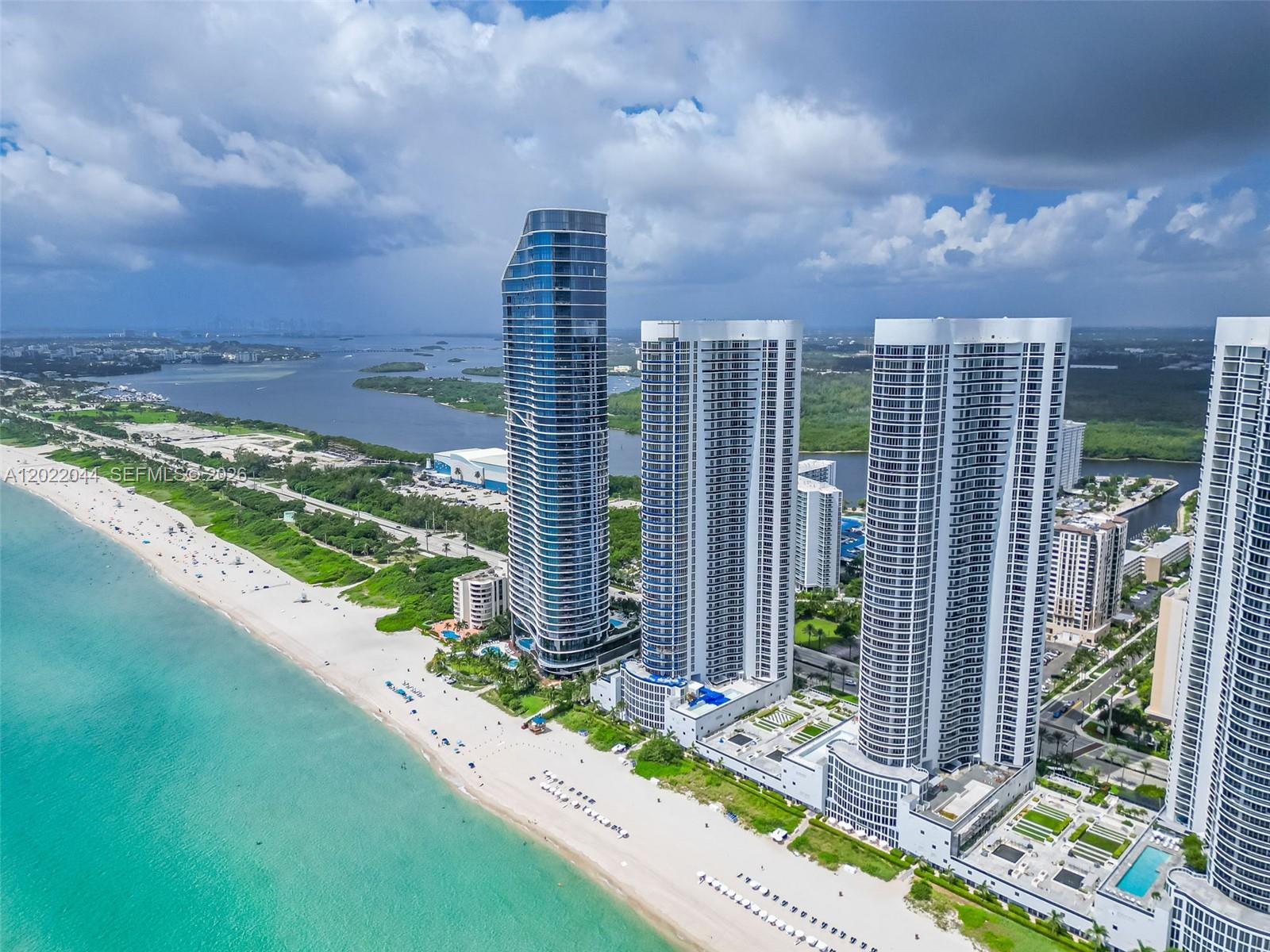 15811 Collins Ave # 3407