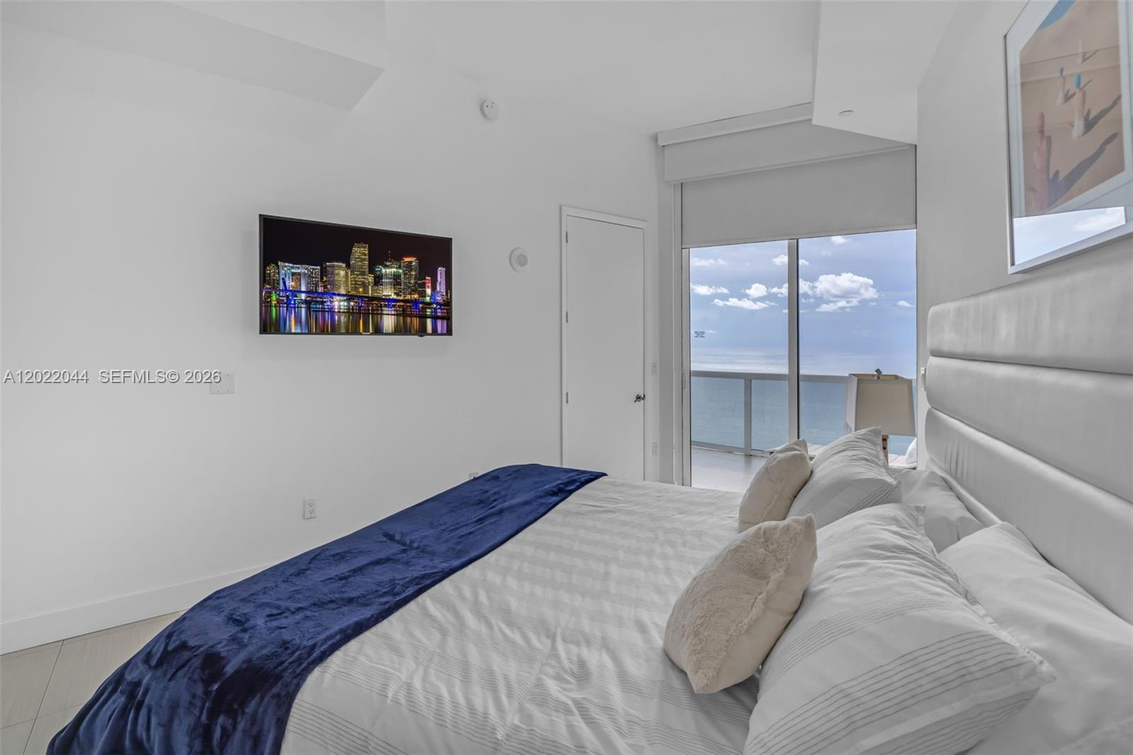 15811 Collins Ave # 3407