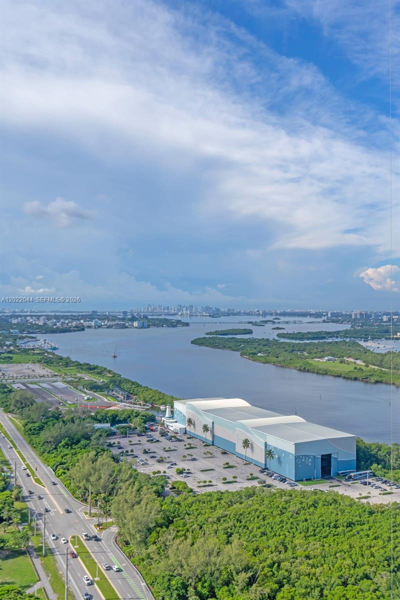 15811 Collins Ave # 3407