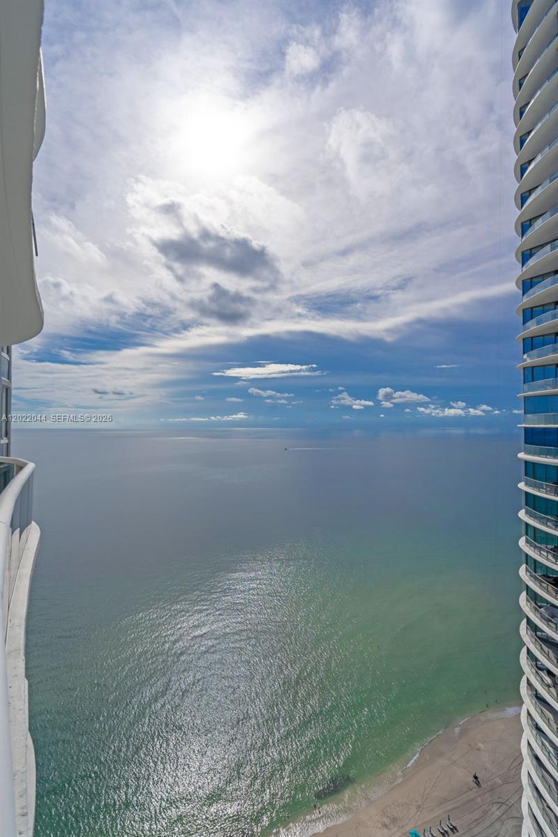 15811 Collins Ave # 3407
