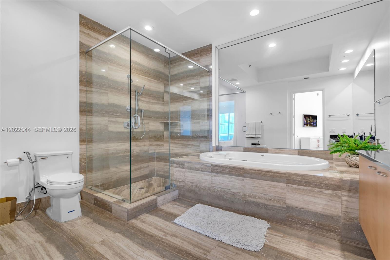 15811 Collins Ave # 3407