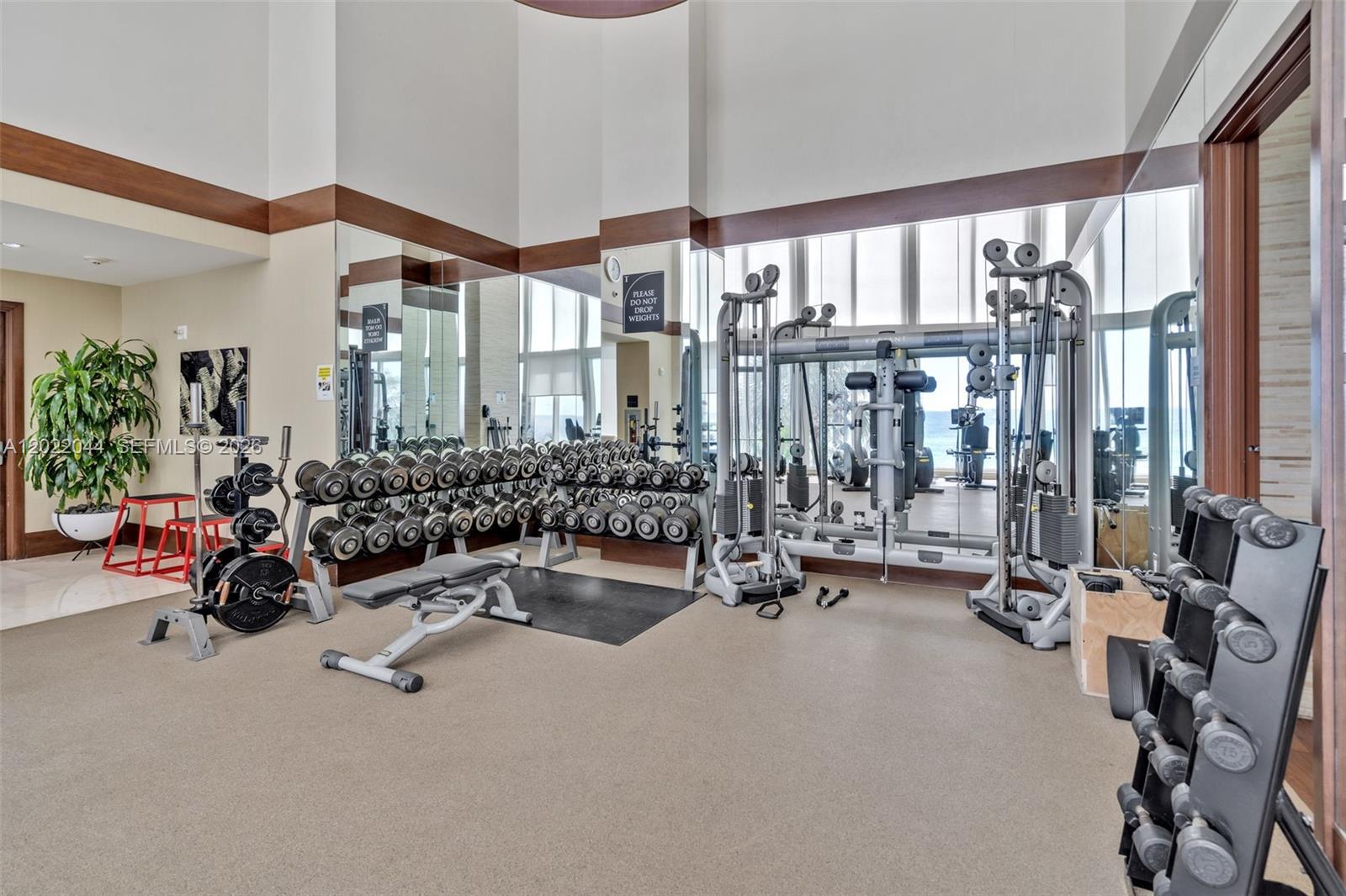 15811 Collins Ave # 3407
