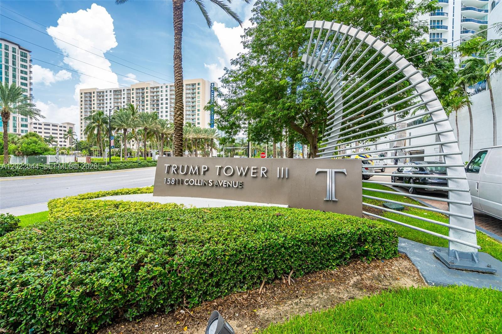 15811 Collins Ave # 3407